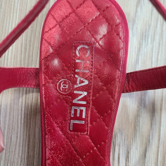 Chanel Sandals Red Quilted Leather Size 38 Chain - Picture 4 of 7